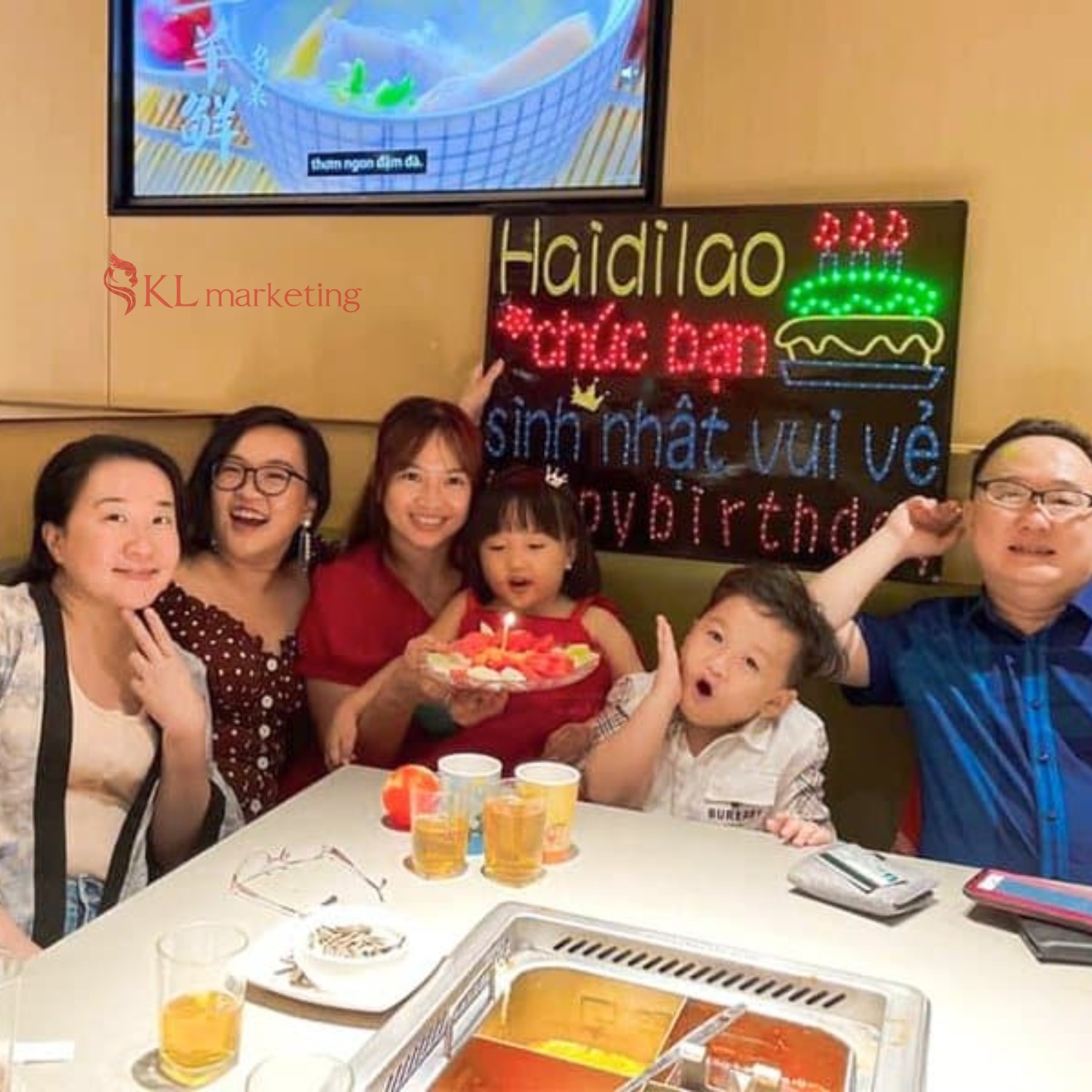 Tạo bất ngờ cho khách đến nhà hàng